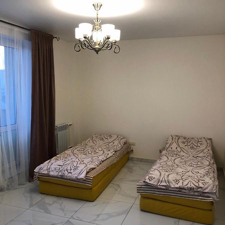 Luxflats Rivne Apartment Екстериор снимка